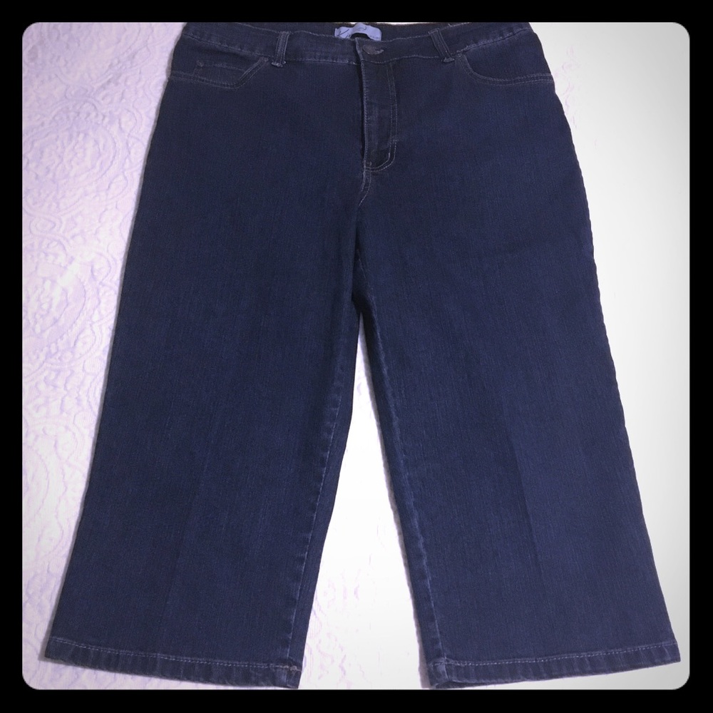 🌸Spring Sale: Kim Rogers Dark Embellished Capris